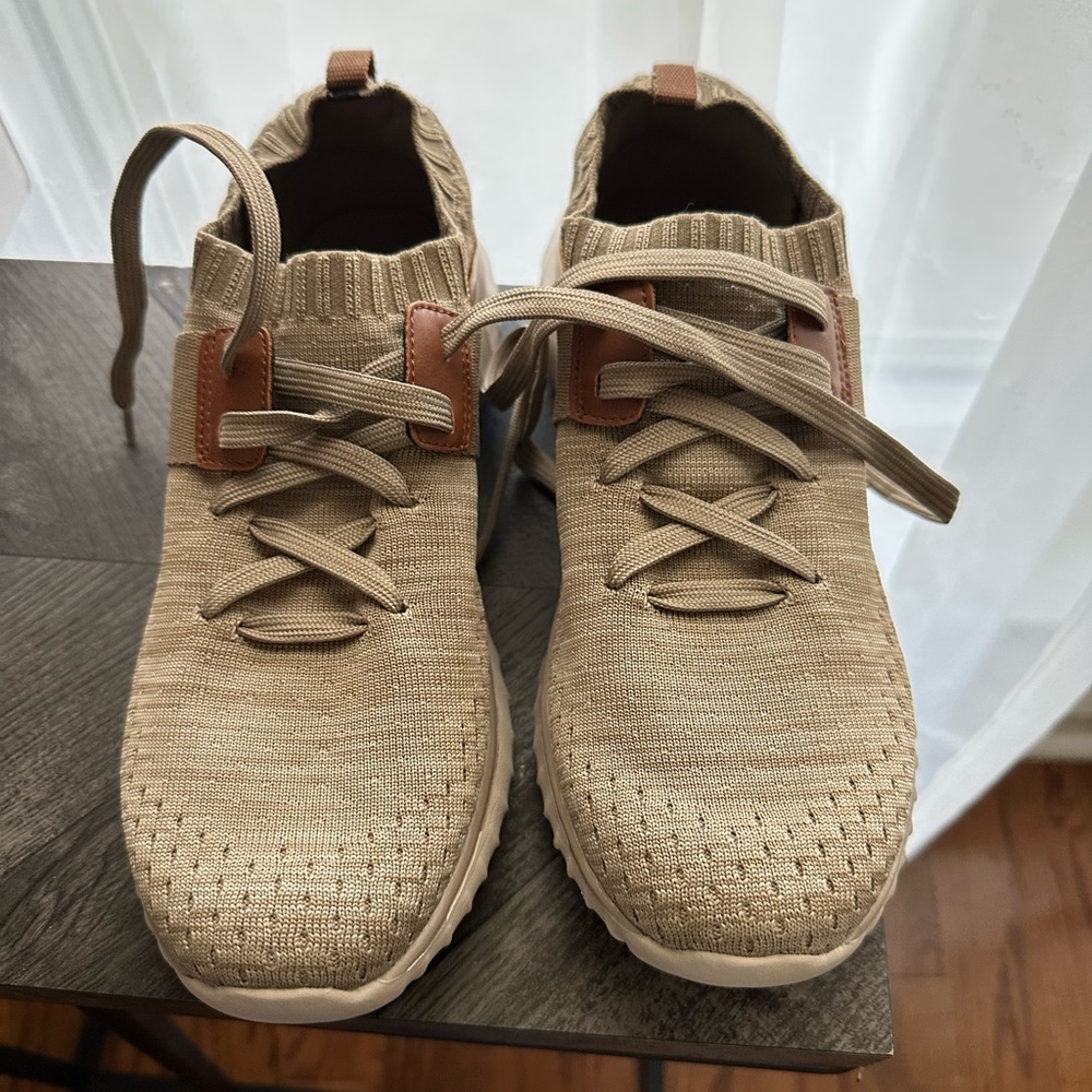 Sonoma Men's Knit Slip-On Memory Foam Sneakers in Tan with Brown Accents